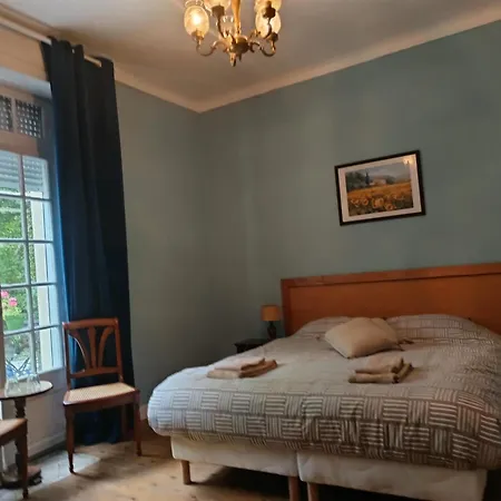 Bed and Breakfast Maison Vive La Vie 3*
